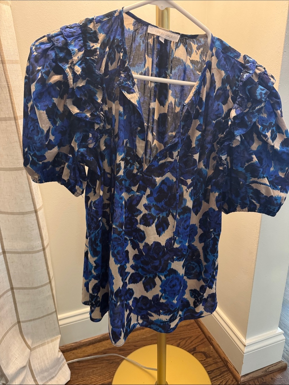 Blue Floral V-Neck Short Puff Sleeve Blouse
